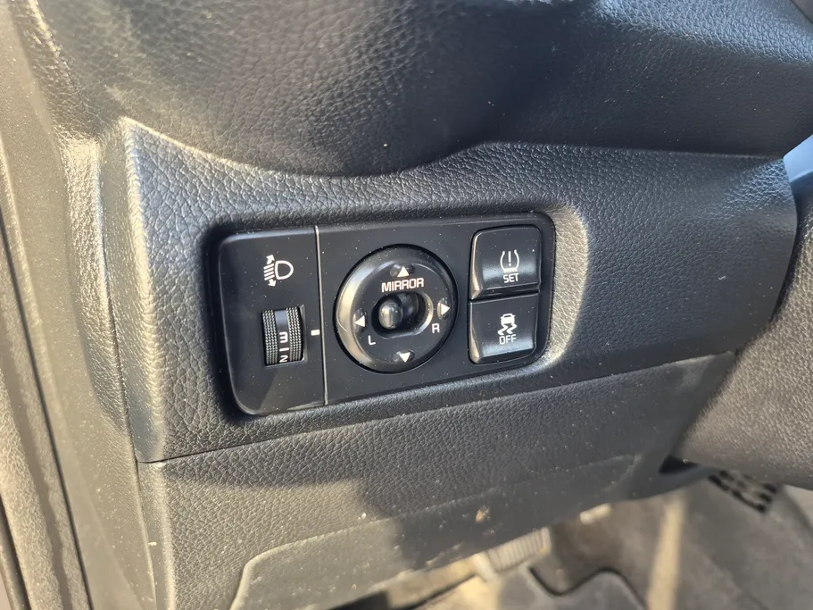 2022 Kia Pegas LX 