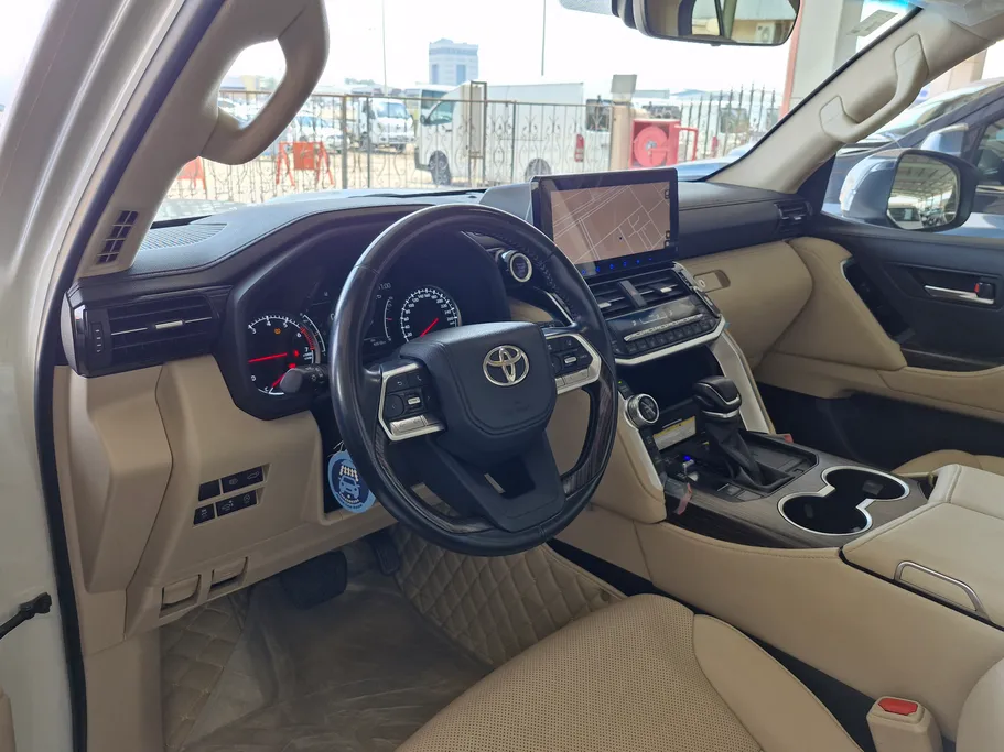 2022 Toyota Land Cruiser VXR 