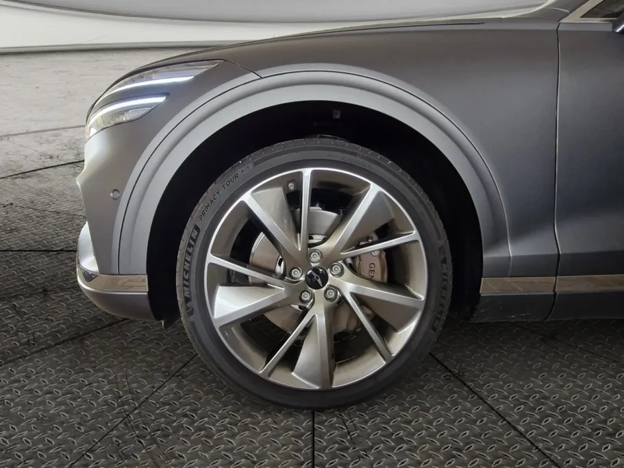 2025 Genesis GV70 Royal Sport 