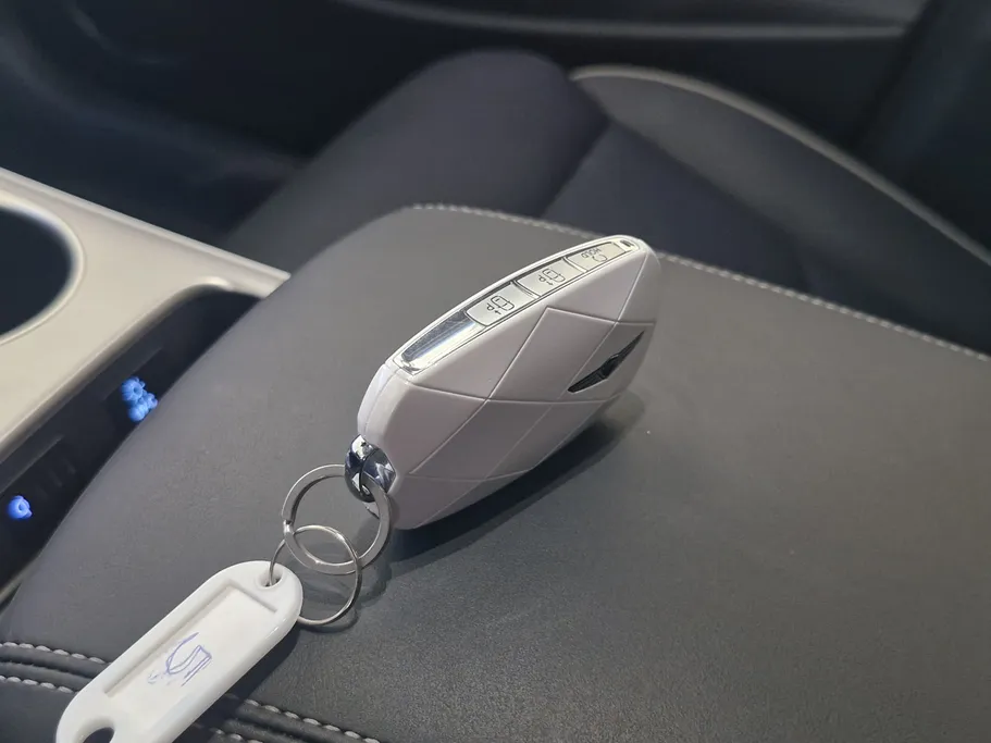 2025 Genesis GV70 Royal Sport 