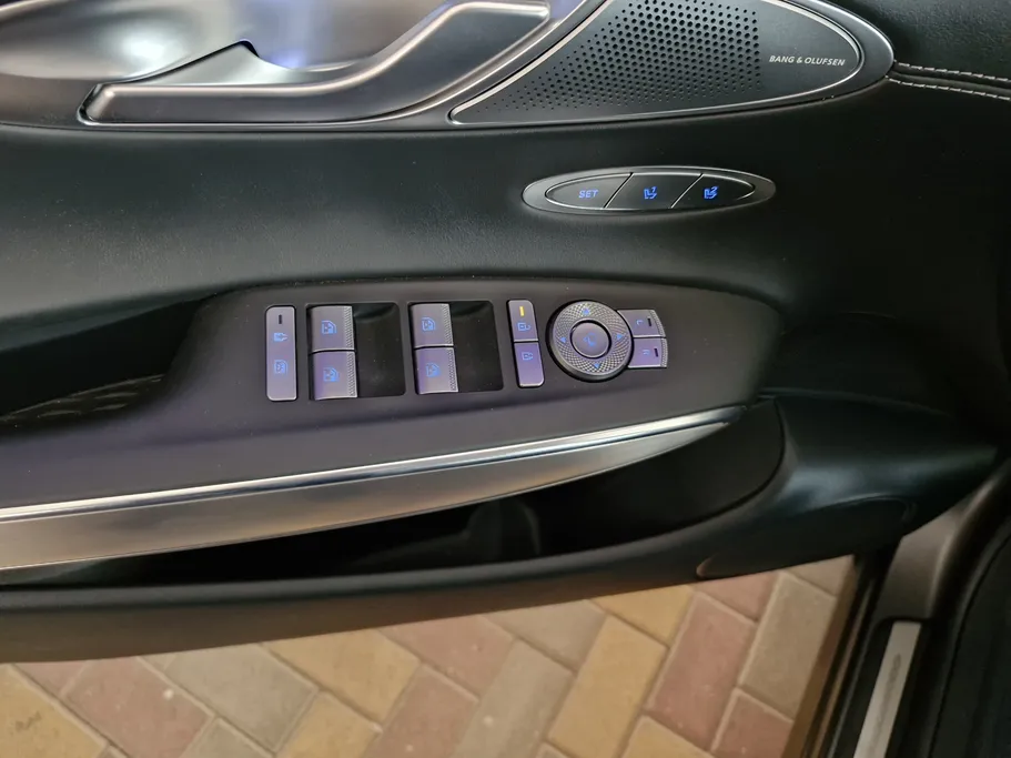 2025 Genesis GV70 Royal Sport 