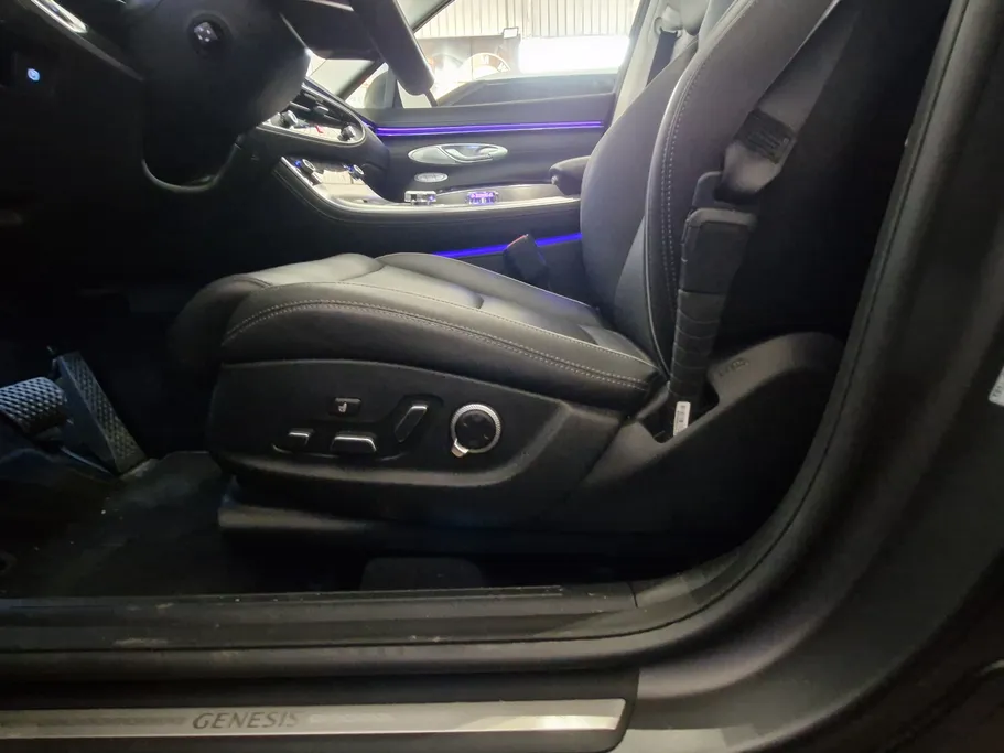 2025 Genesis GV70 Royal Sport 