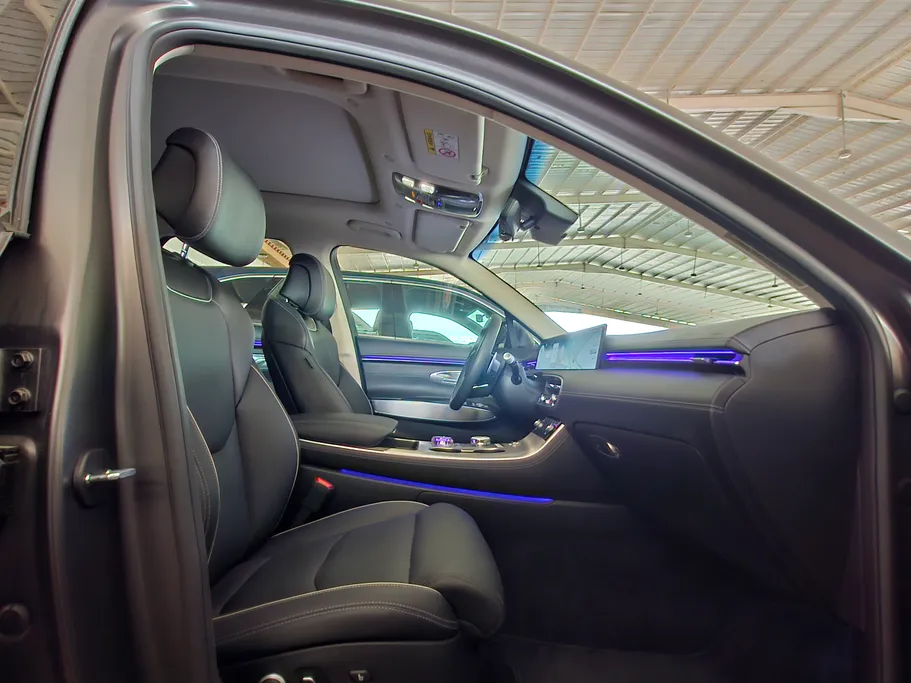 2025 Genesis GV70 Royal Sport 