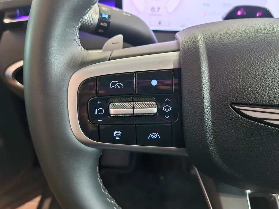 2025 Genesis GV70 Royal Sport 