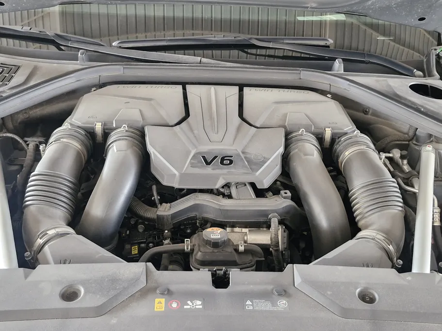 2025 Genesis GV70 Royal Sport 