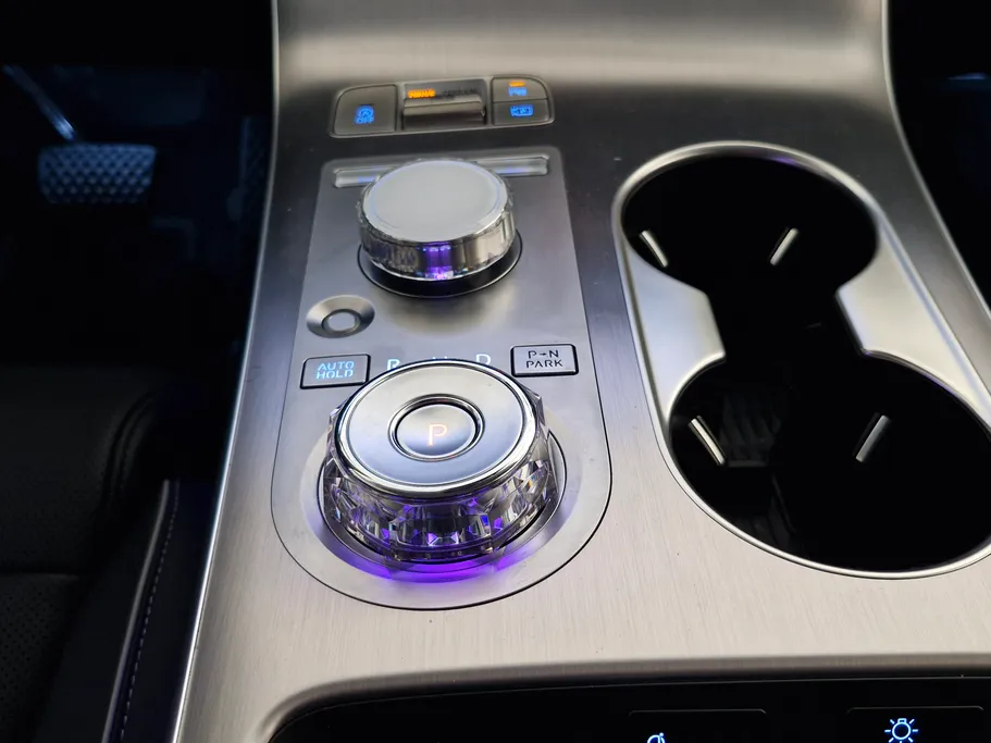 2025 Genesis GV70 Royal Sport 