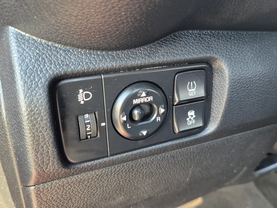 2022 Kia Pegas LX 