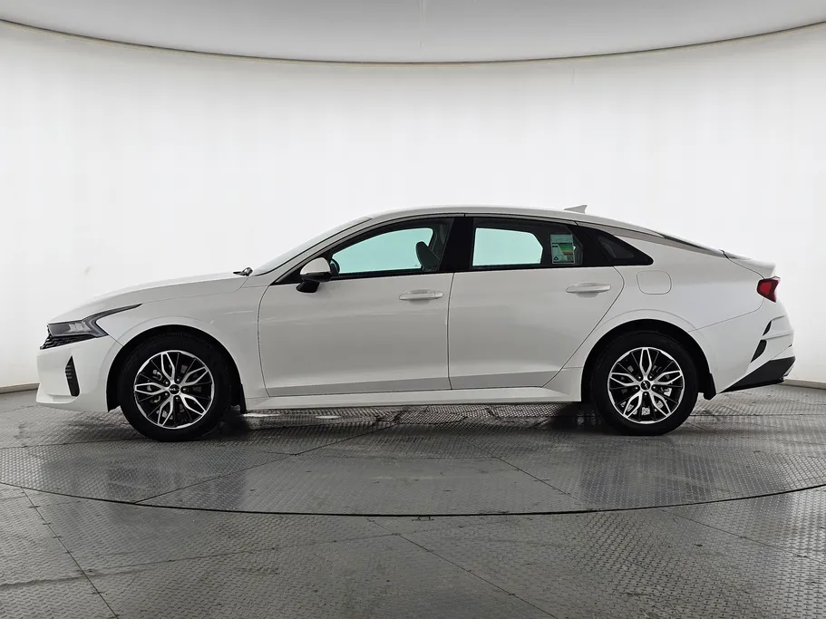 2023 Kia K5 LX 