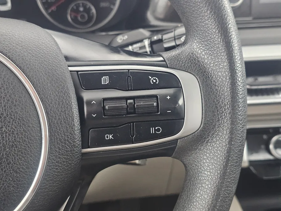 2023 Kia K5 LX 