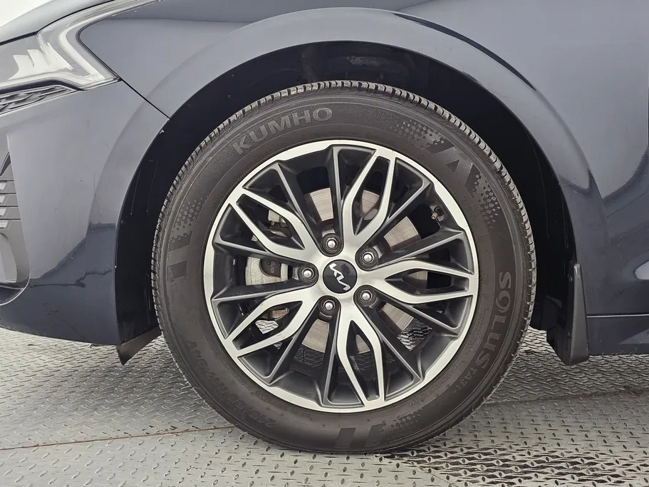 2023 Kia K5 LX 