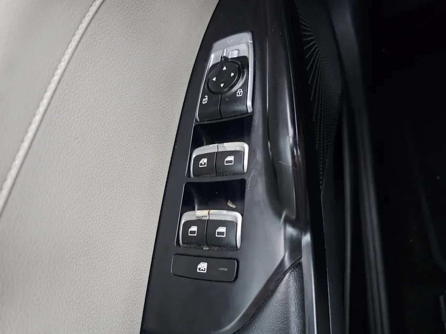 2023 Kia K5 LX 