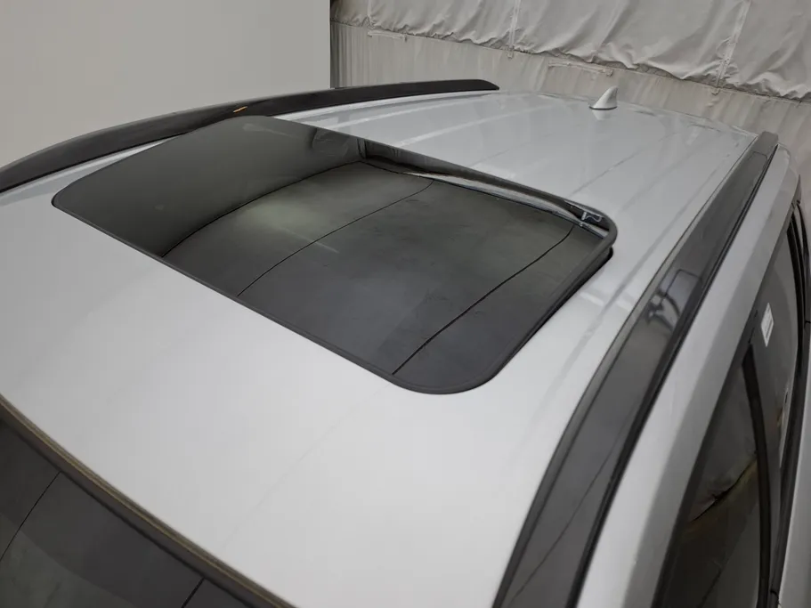 2022 Toyota Corolla Cross XLE HEV 