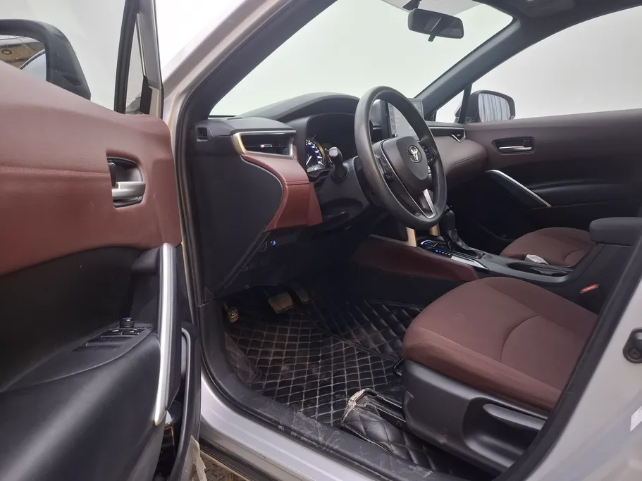2022 Toyota Corolla Cross XLE HEV 
