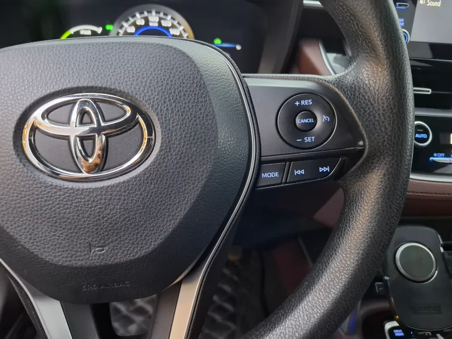 2022 Toyota Corolla Cross XLE HEV 