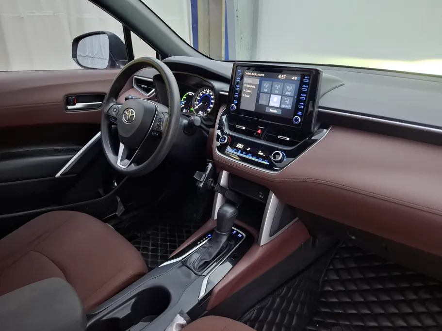 2022 Toyota Corolla Cross XLE HEV 