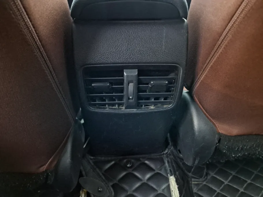 2022 Toyota Corolla Cross XLE HEV 