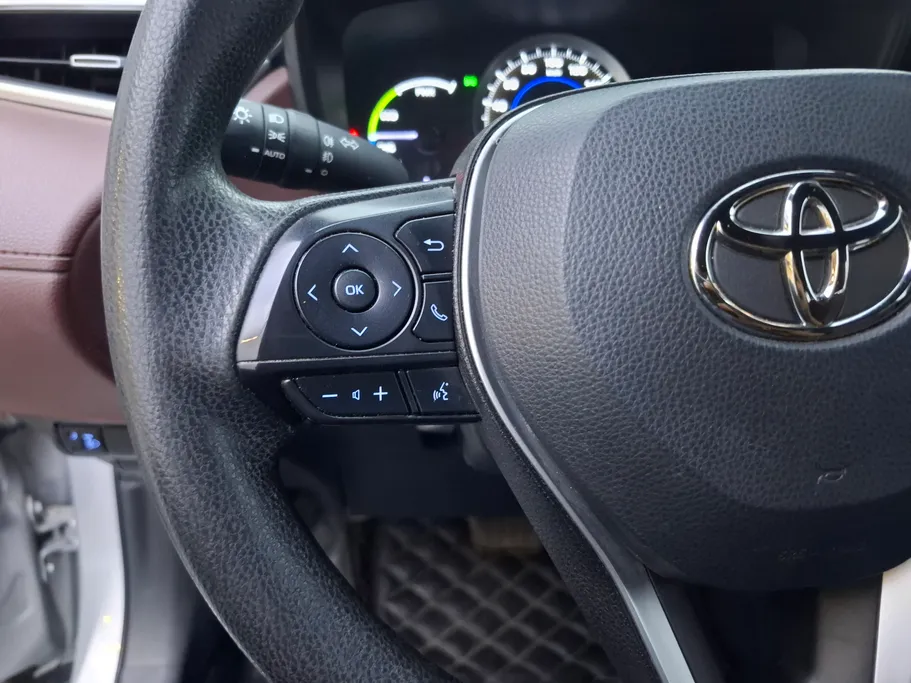2022 Toyota Corolla Cross XLE HEV 