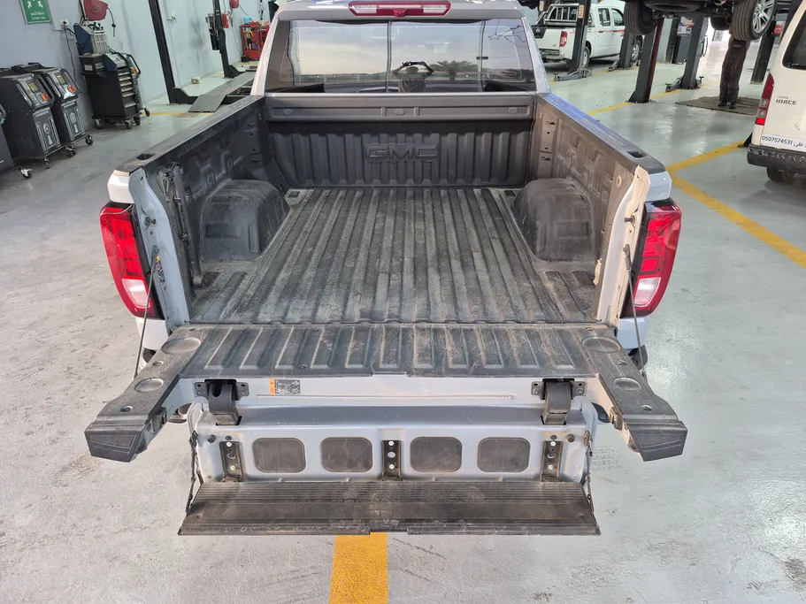 2024 GMC Sierra Elevation 