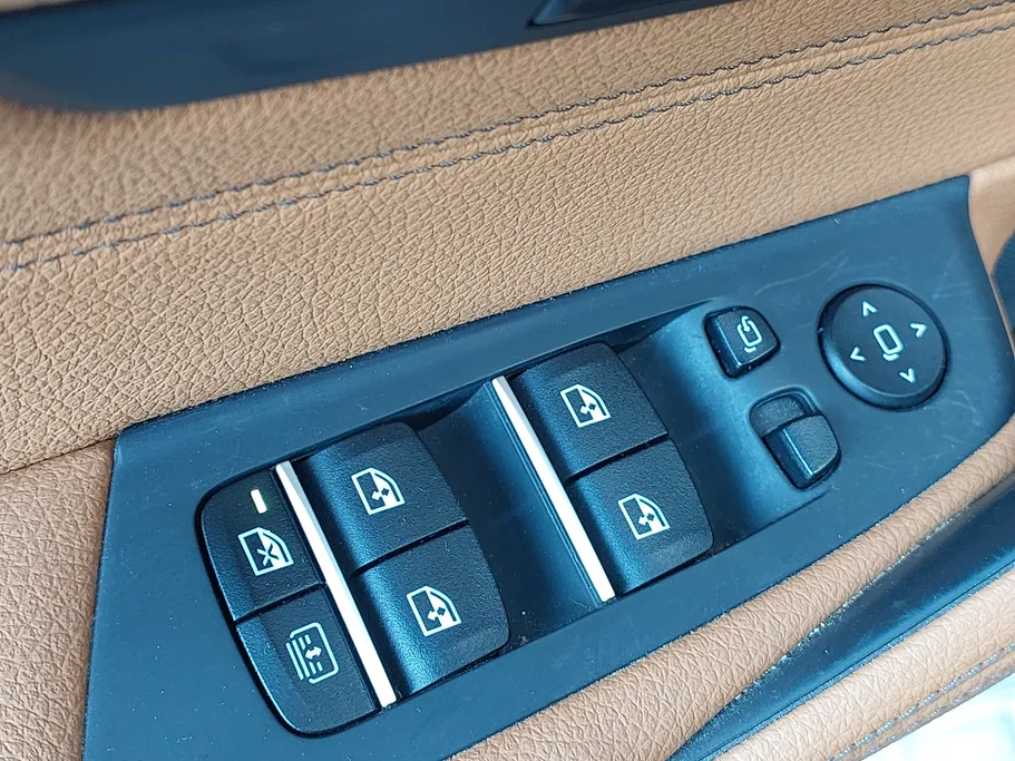بي ام دبليو الفئة الخامسة 530i 2023 