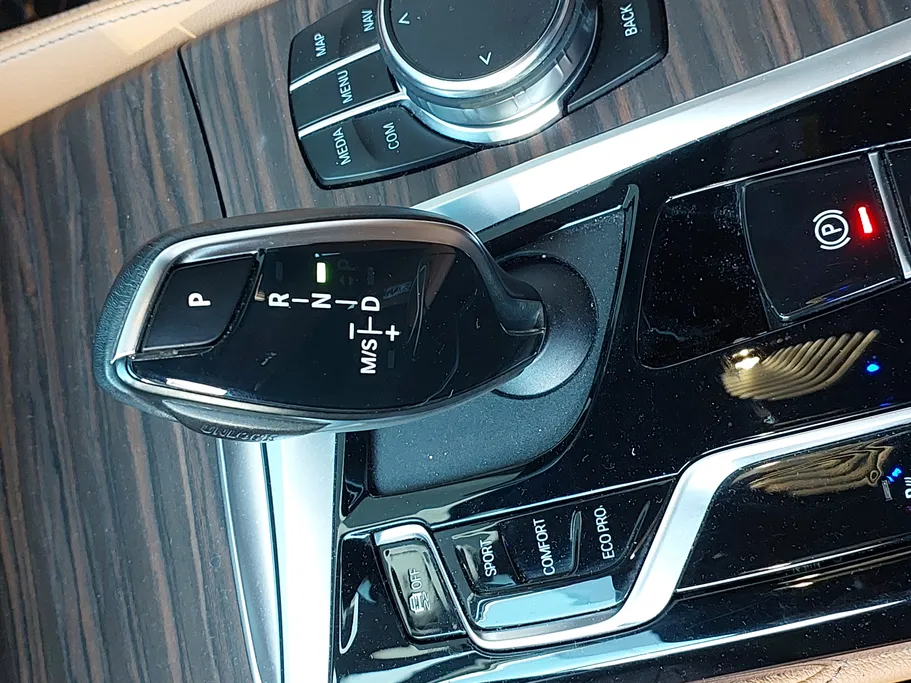 بي ام دبليو الفئة الخامسة 530i 2023 