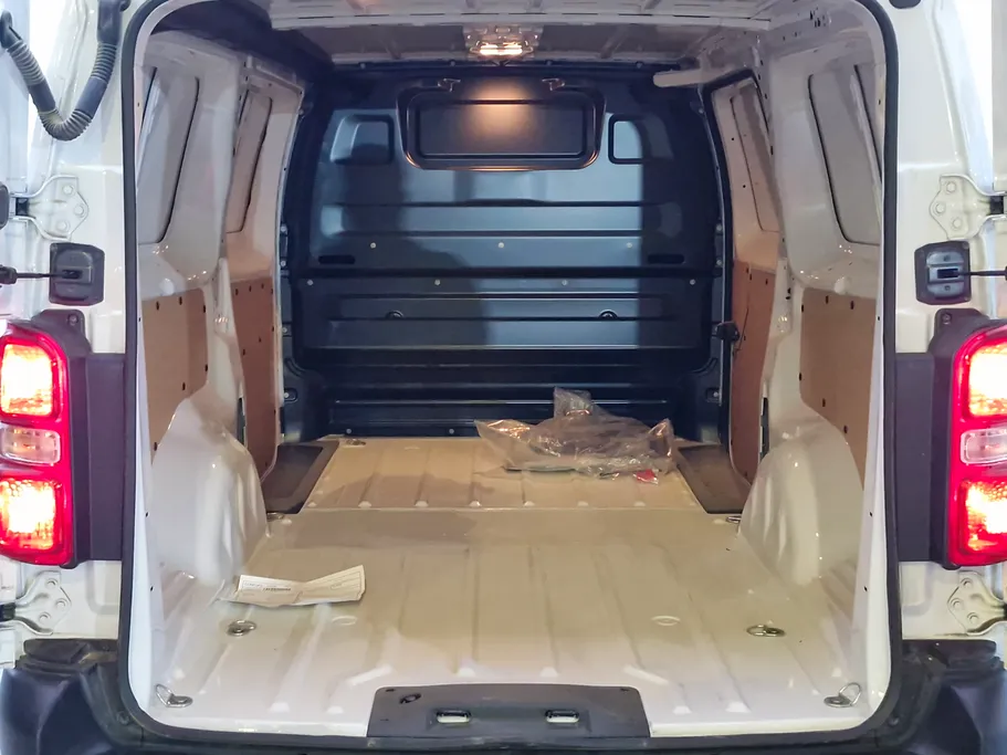 بيجو إكسبرت VAN 2025 