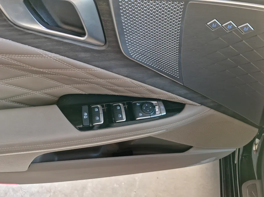 2022 Kia K8 EX 