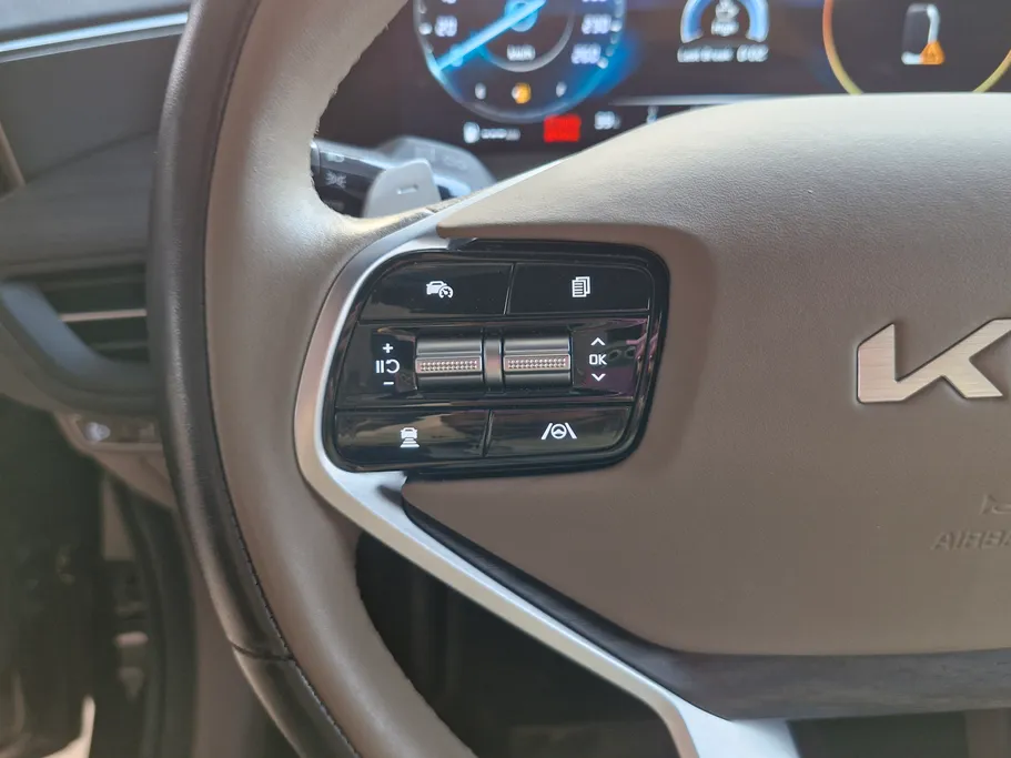 2022 Kia K8 EX 