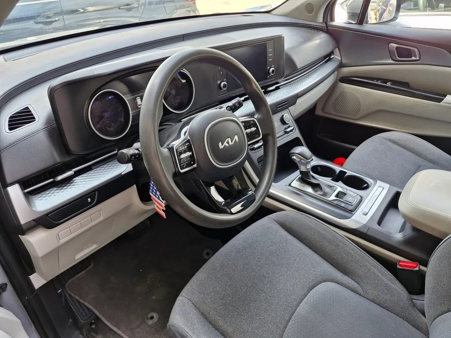 2023 Kia Carnival LX 
