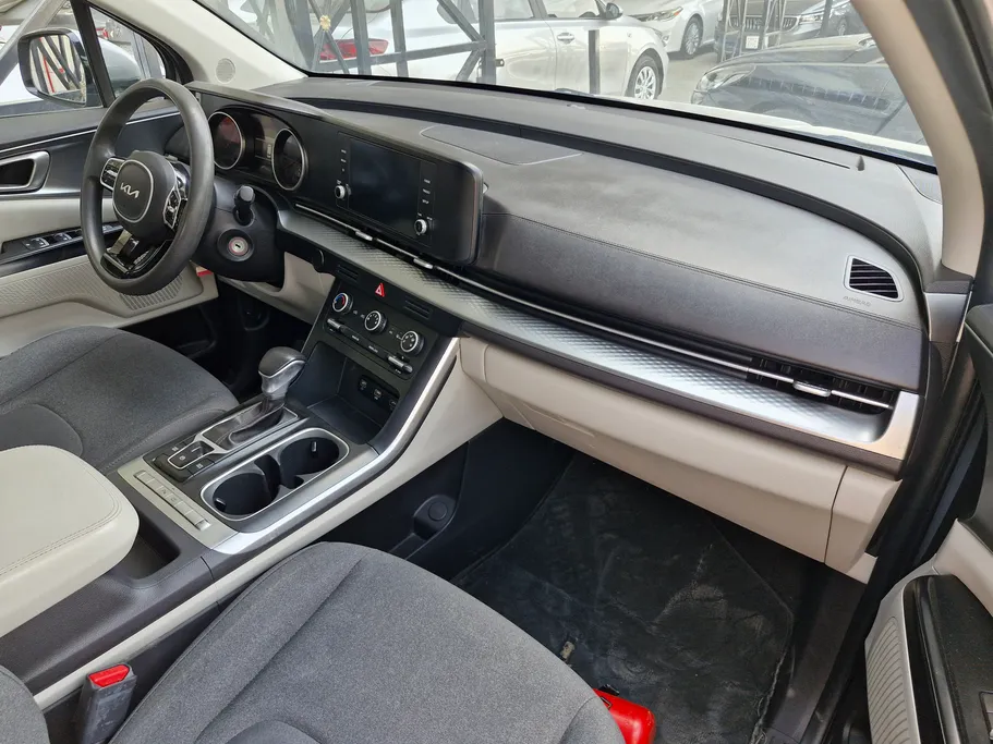 2023 Kia Carnival LX 
