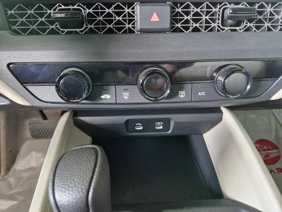 هوندا اكورد LX 2024 