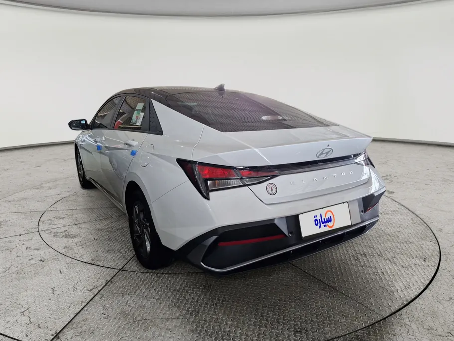 2025 Hyundai Elantra Smart Plus 