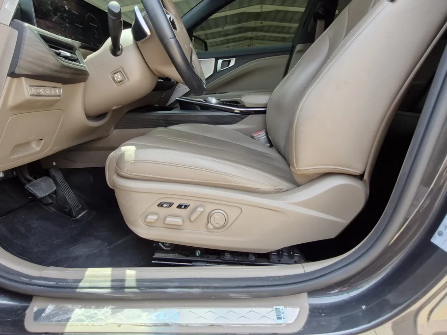 2022 Kia K8 EX 