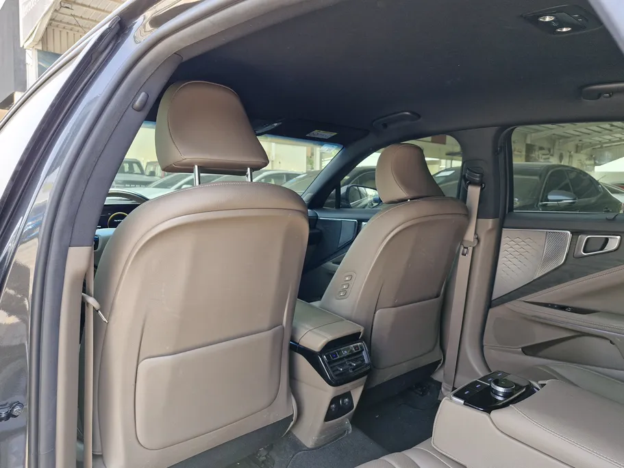 2022 Kia K8 EX 