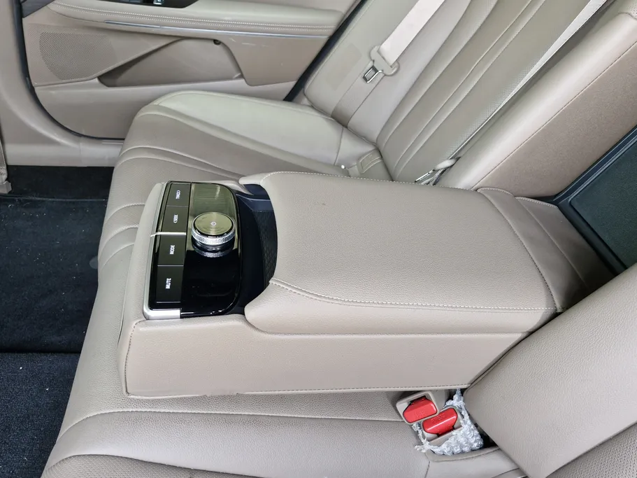 2022 Kia K8 EX 