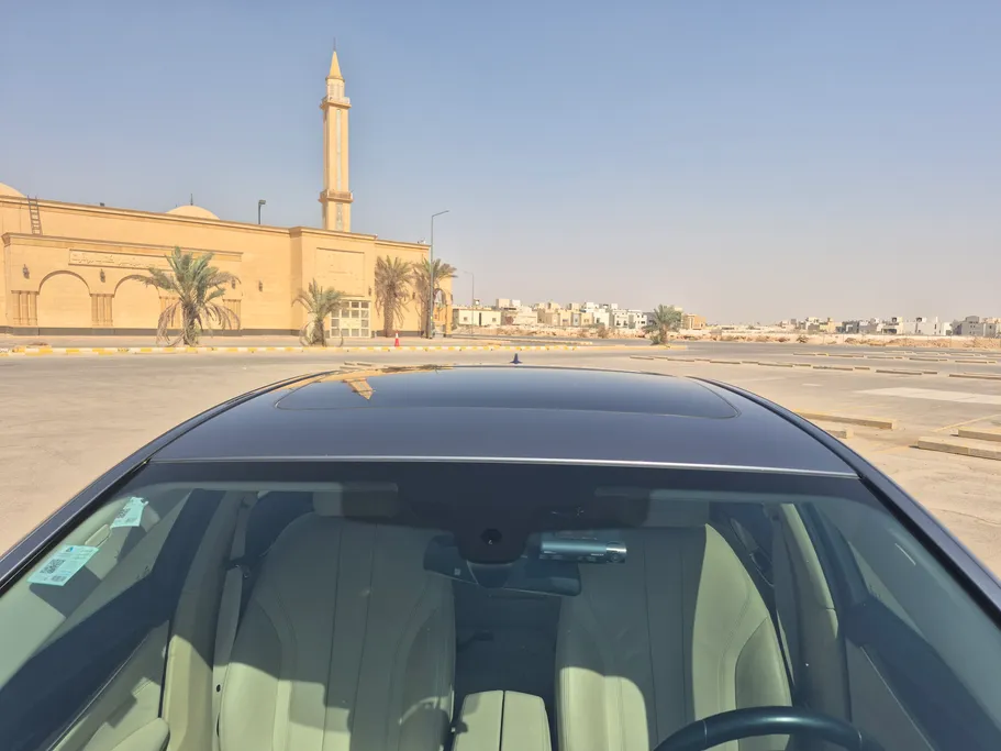 بي ام دبليو الفئة الخامسة 520i 2018 