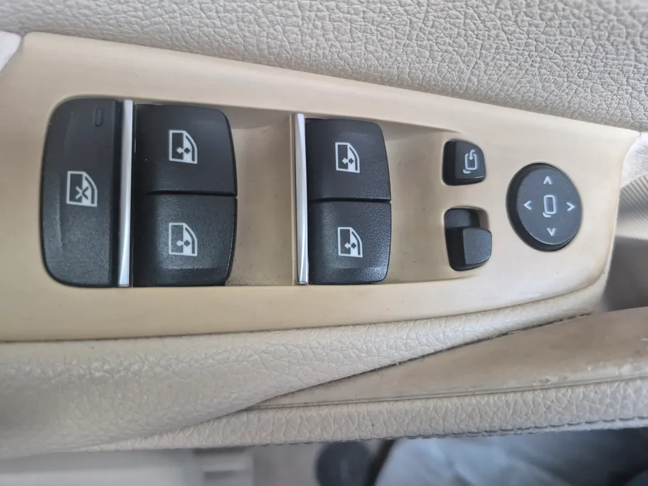 بي ام دبليو الفئة الخامسة 520i 2018 