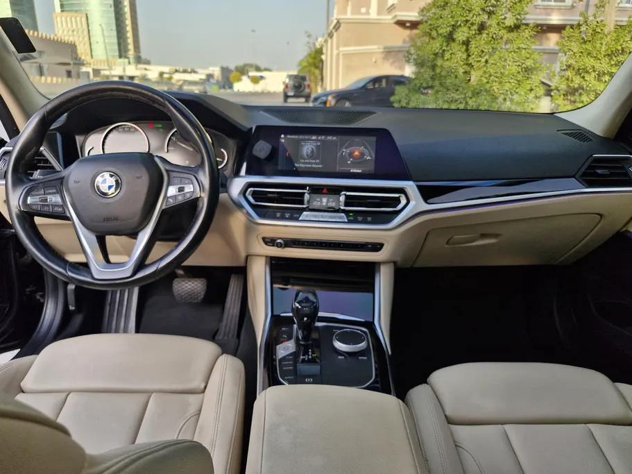 بي ام دبليو الفئة الثالثة 320i  2020 