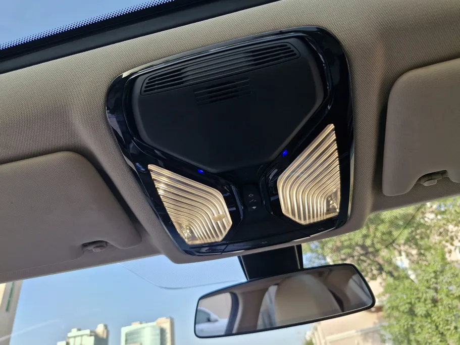 بي ام دبليو الفئة الثالثة 320i  2020 