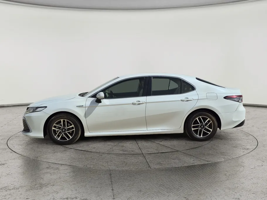 2022 Toyota Camry  LE HEV 