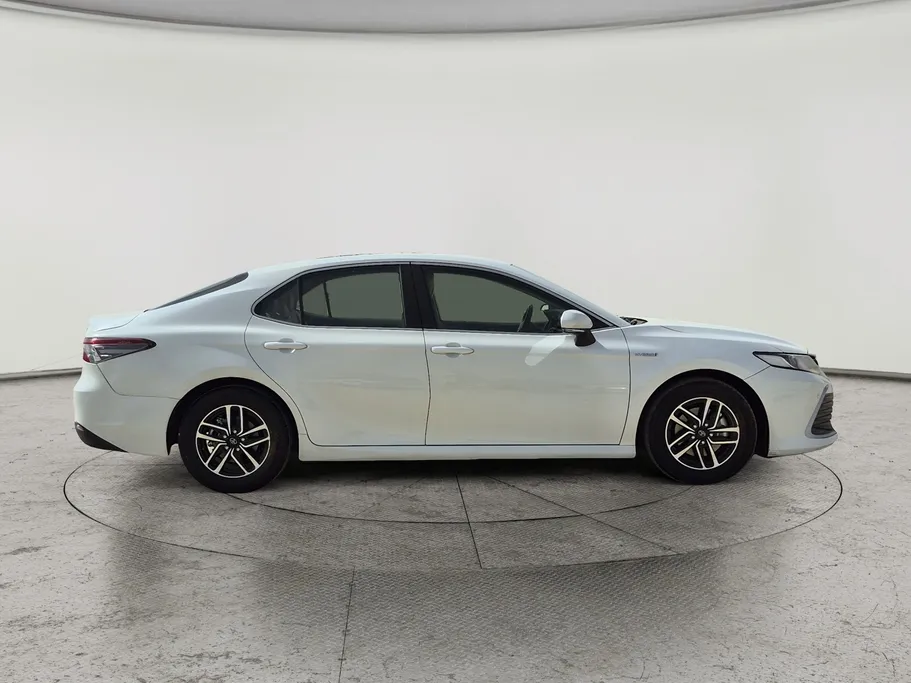 2022 Toyota Camry  LE HEV 