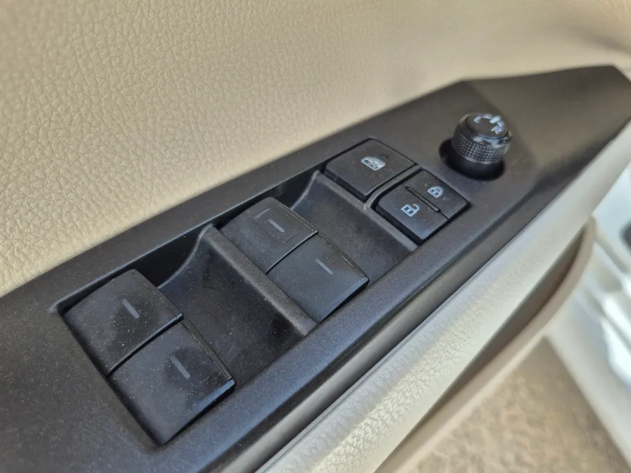 2022 Toyota Camry  LE HEV 