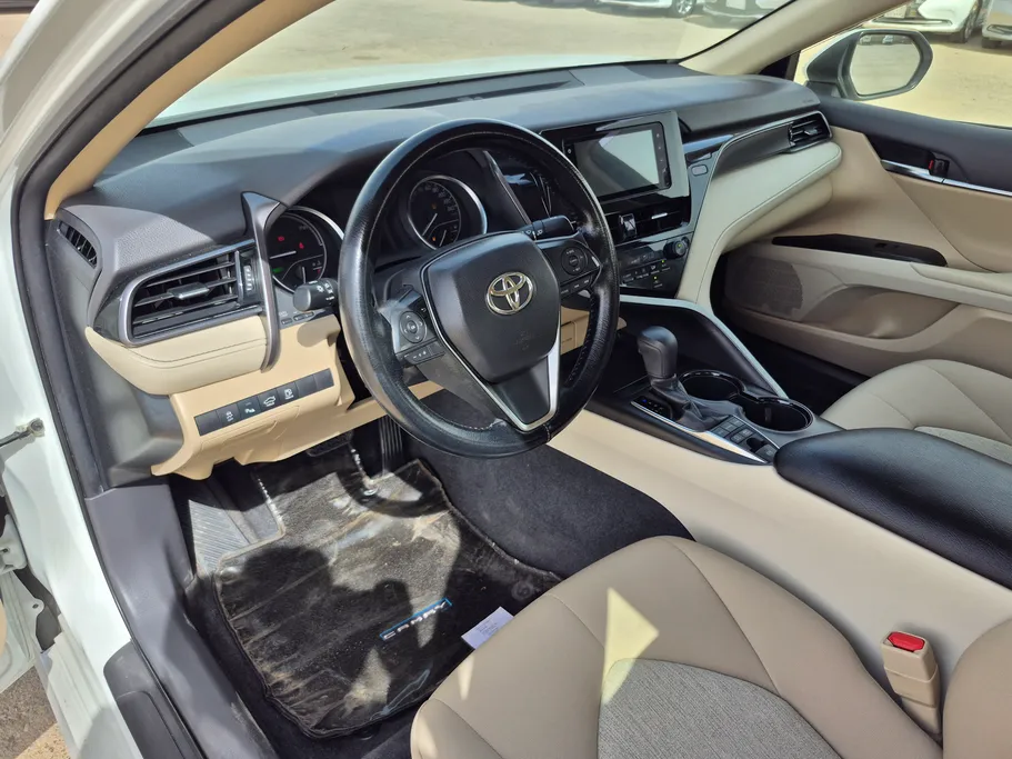 2022 Toyota Camry  LE HEV 