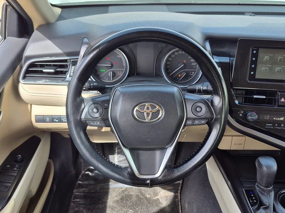 2022 Toyota Camry  LE HEV 