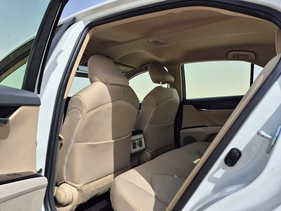 2022 Toyota Camry  LE HEV 