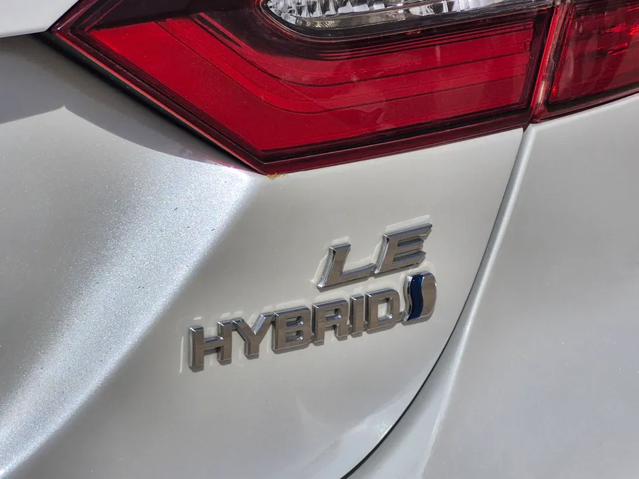 2022 Toyota Camry  LE HEV 