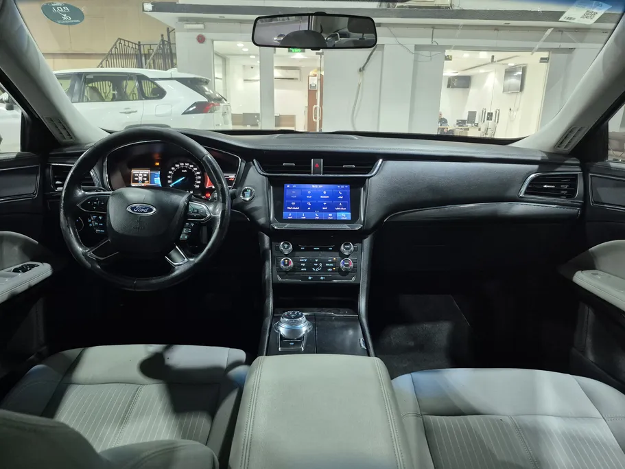 2022 Ford Taurus Ambiente 