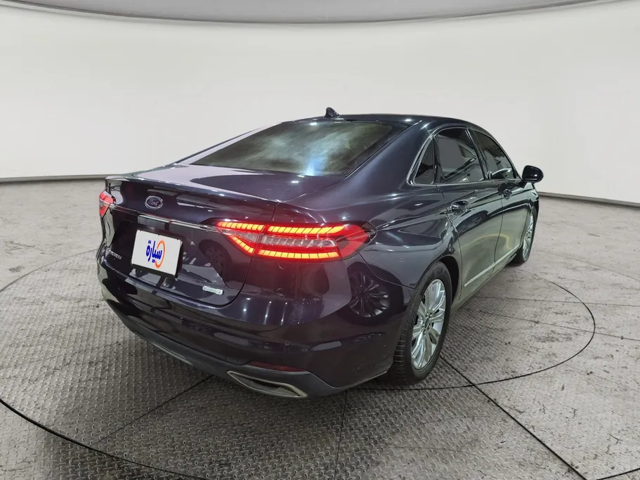 2022 Ford Taurus Ambiente 