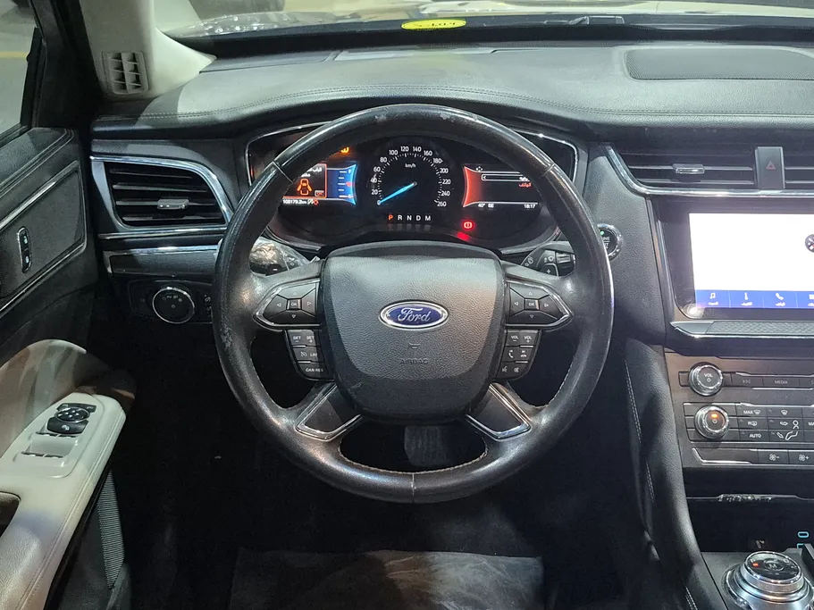 2022 Ford Taurus Ambiente 