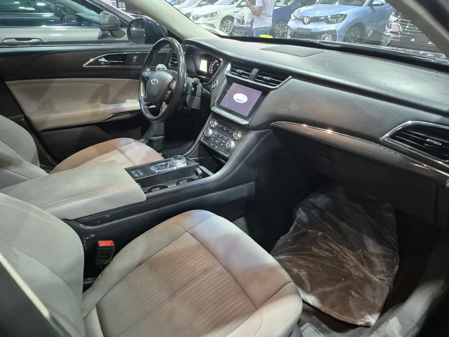 2022 Ford Taurus Ambiente 