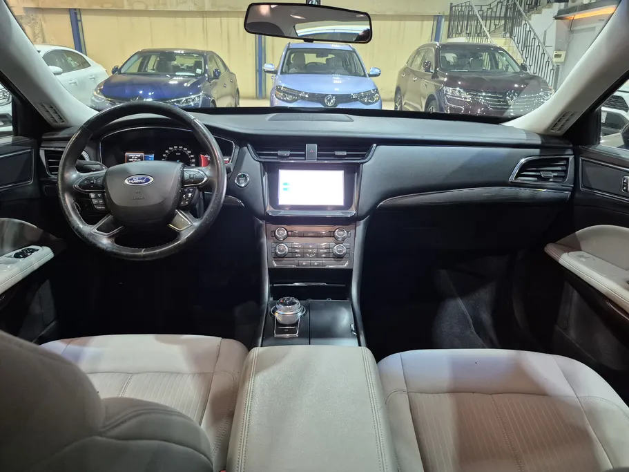2022 Ford Taurus Ambiente 